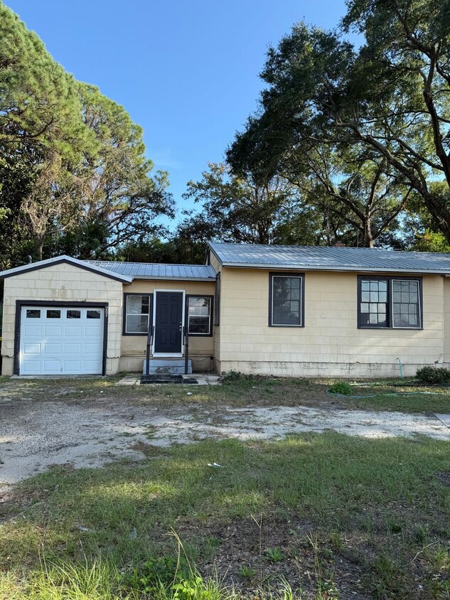 Foto principal - *RENOVATED* 3-Bedroom 1-Bath $1850 mo. - A...