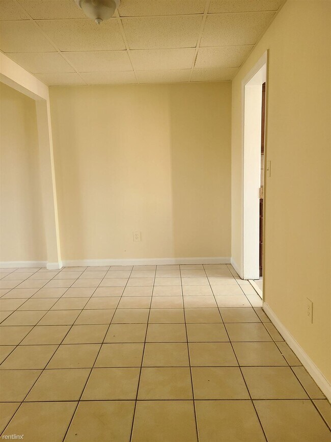 Foto del edificio - 3 br, 2.5 bath Townhome - 884 Riverbend Rd