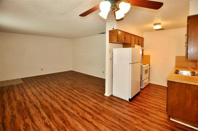 Building Photo - 511 W Oak St