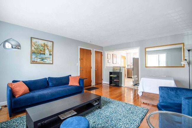 Photo - 747 N Main St Apartment