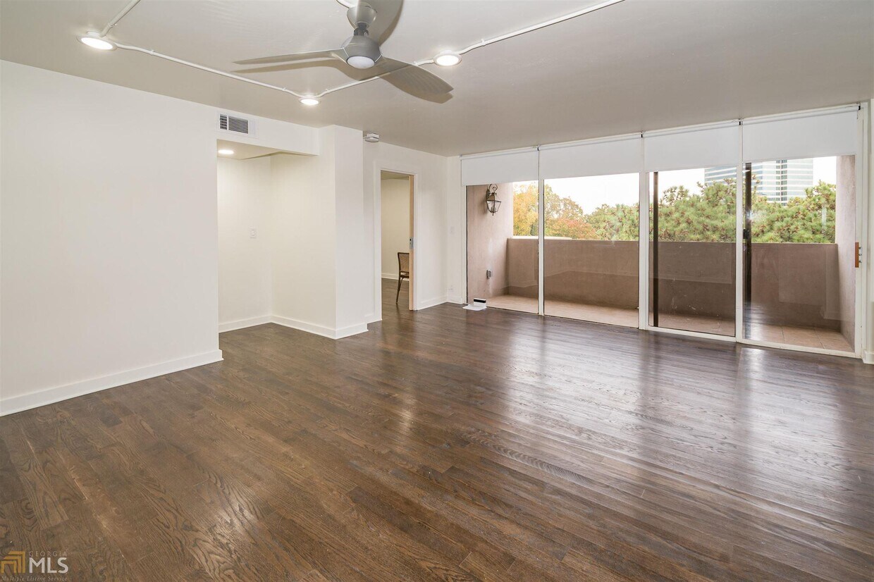Foto principal - 3530 Piedmont Rd NE