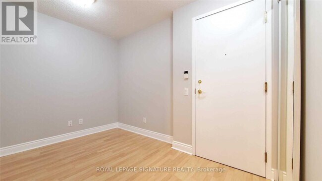 Building Photo - 10 Northtown Way