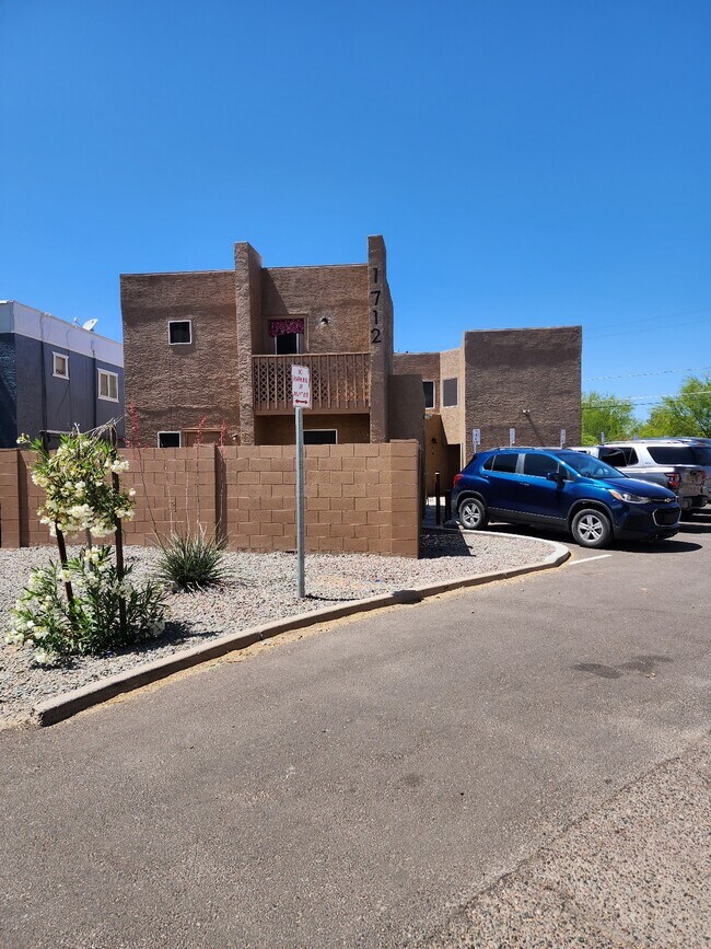 1712 E Pepper Cir, Mesa, AZ 85203 Townhome Rentals in Mesa AZ