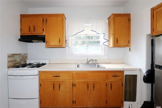 Building Photo - 24 Highland Terrace