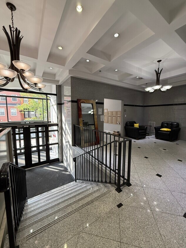 Foto principal - 769 Montgomery St