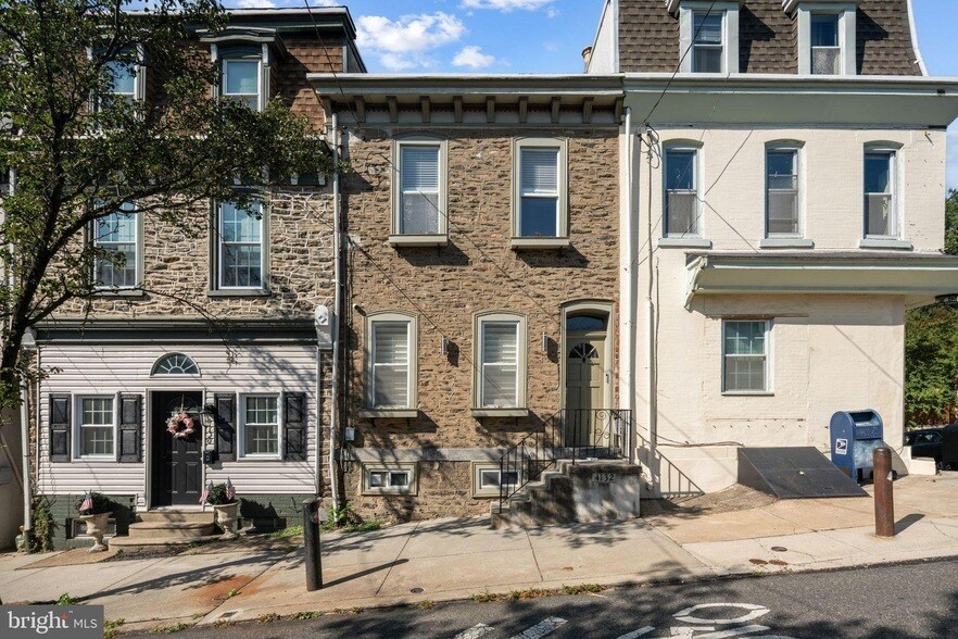 Primary Photo - 4132 Manayunk Ave