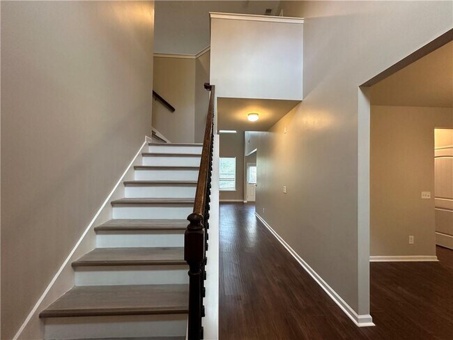 Foto del edificio - 819 Still Hill Ln SE