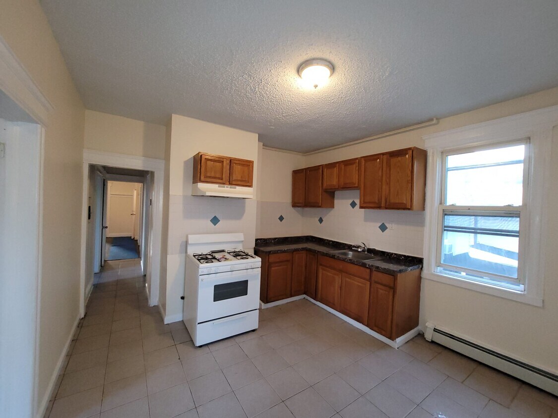 Primary Photo - 200 Littleton Ave