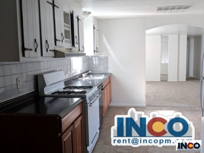 Foto del edificio - 8480 Adams Way