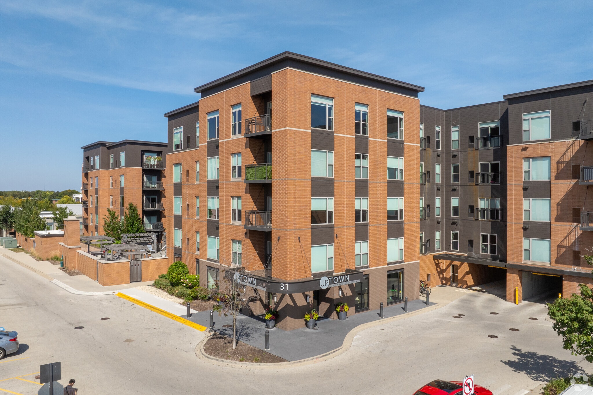 Uptown La Grange Apartments