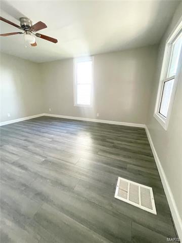 Foto del edificio - 214 E 3rd St