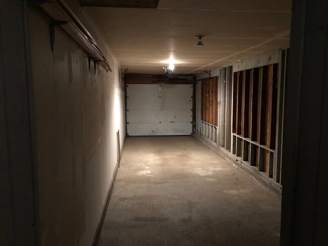 Garage - 225 22nd Ave