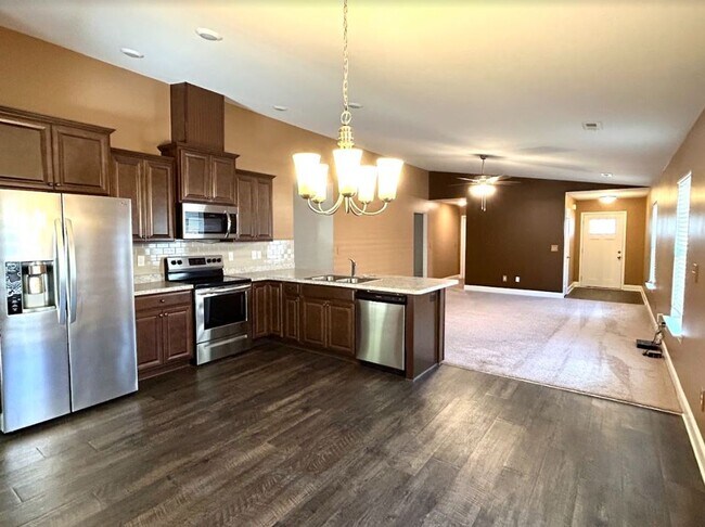 Building Photo - BEAUTIFUL THREE BED, TWO BATH FULL BRICK H...