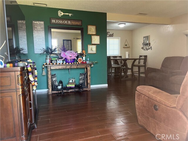 Building Photo - 2233 S Encino Pl