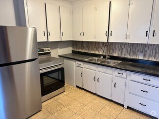 Building Photo - 3538 Carlyle Dr