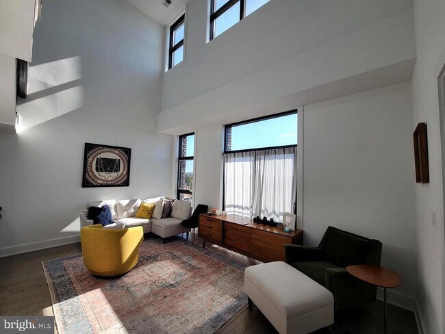 Foto del edificio - 1402 H St NE