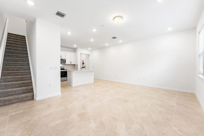 Building Photo - 4333 Efendi Dr