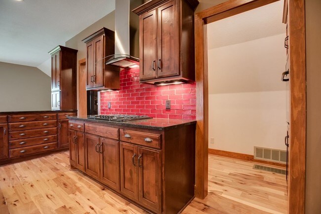 Building Photo - 5420 Ogren Ave NE