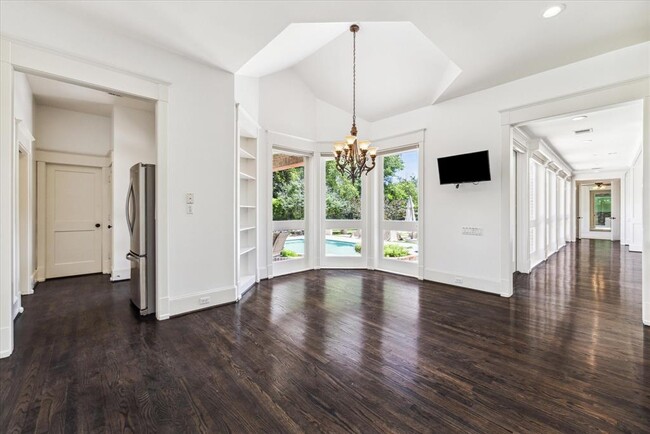 Foto del edificio - 422 Piney Point Rd
