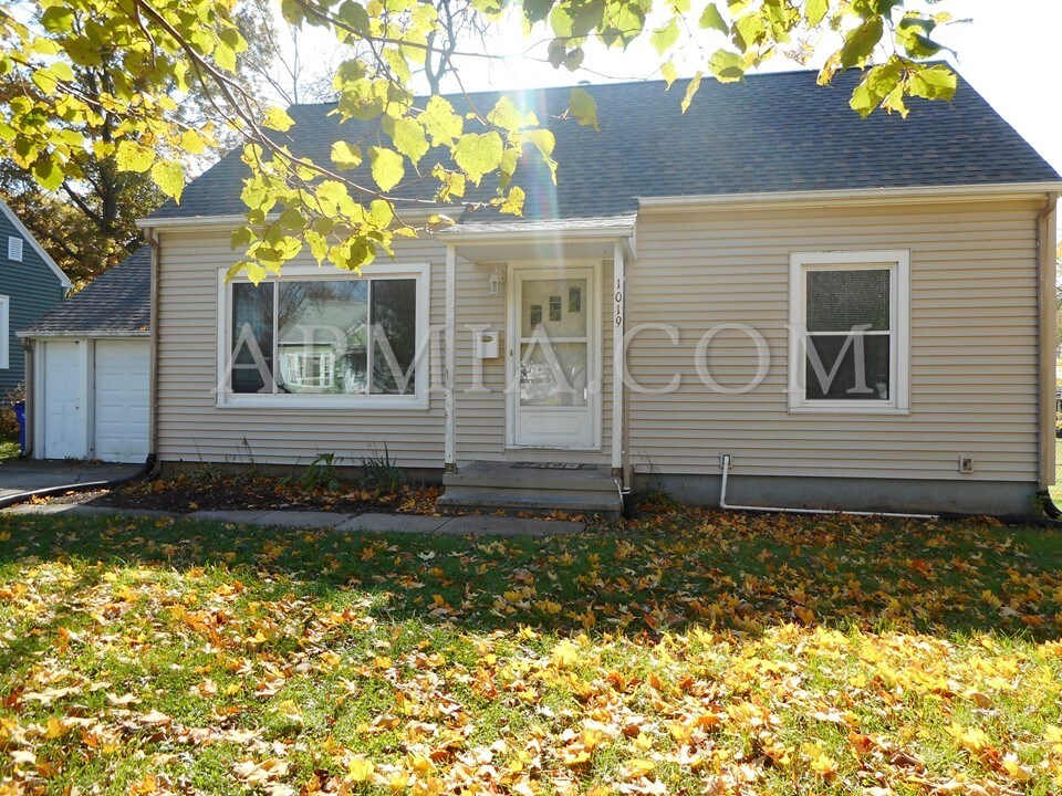 1019 Staub Ct NE, Cedar Rapids, IA 52402 House for Rent in Cedar