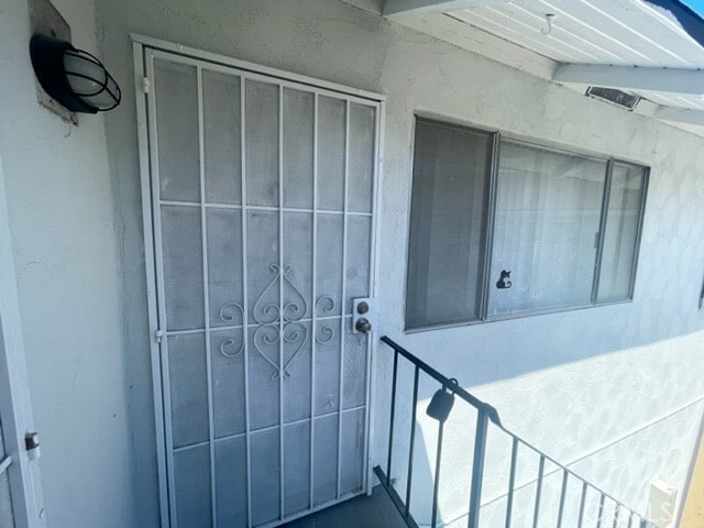 Building Photo - 17061 Grove Cir
