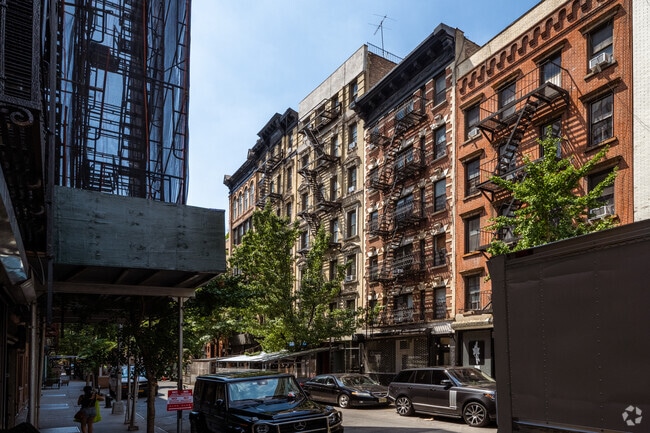 Building Photo - 144 Sullivan St