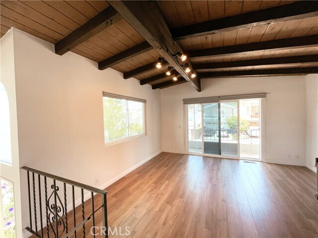 Foto del edificio - 1542 Steinhart Ave