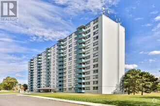 Building Photo - 1440-1440 Lawrence Ave W