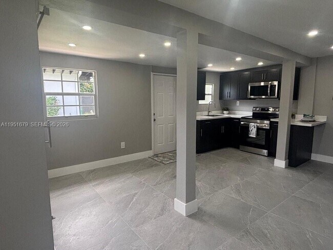 Foto del edificio - 13025 NW 2nd Ave