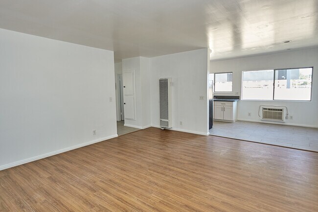 Foto del edificio - 433 Cottage Home St