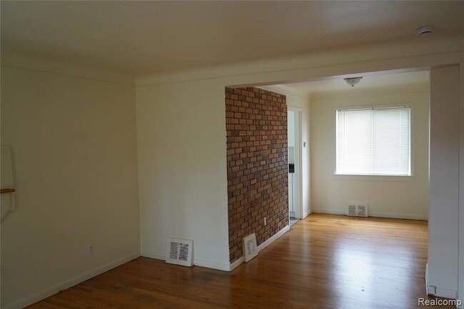 Building Photo - 16145 Baylis St