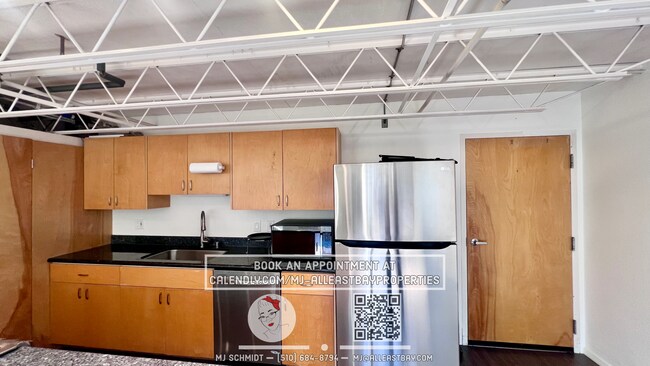Foto del edificio - Contemporary loft-style 1 bedroom $2400