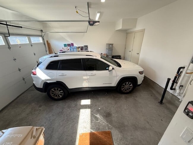 Foto del edificio - Available August 5, 3 bed 2.5 bath