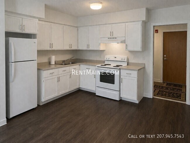 Building Photo - 46 Baker St