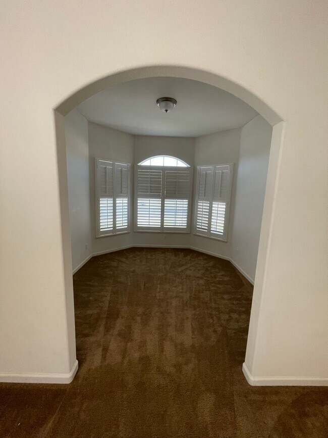 Foto del edificio - Beautiful 4 Bedroom and 2 Bath Home with Bonus Office Area