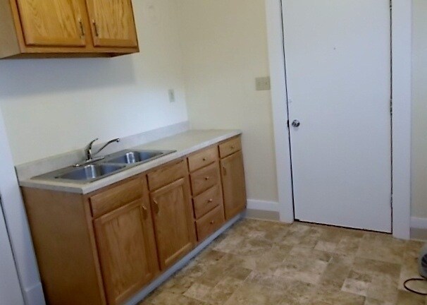 Foto del edificio - 1 Bonus Room House close to Downtown