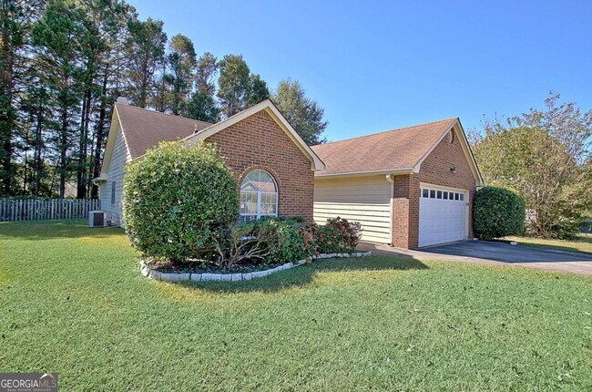 Building Photo - 250 Landing Dr