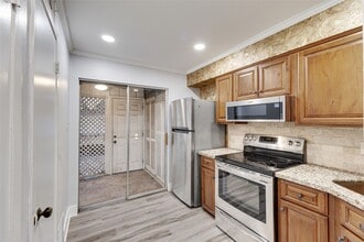 Building Photo - 2501 Marilee Ln