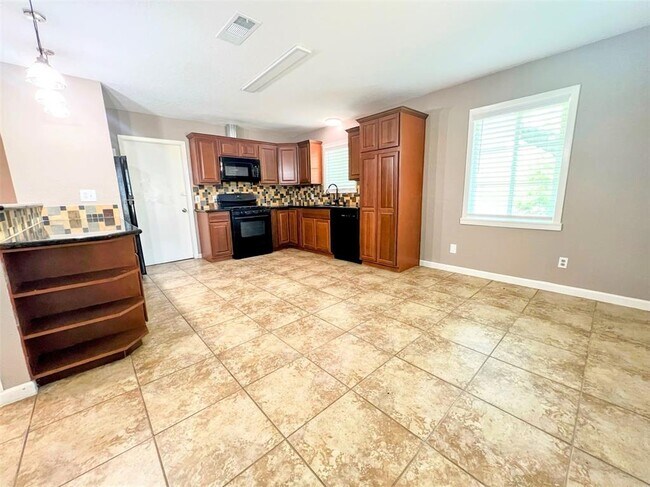 Building Photo - 4701 Frontier Dr