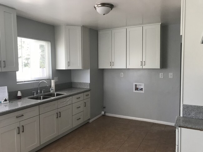 Building Photo - Woodbury Manor Apartments