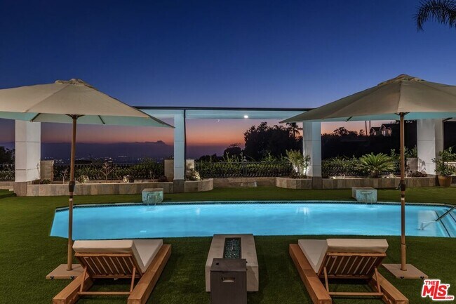 Foto del edificio - 560 Chalette Dr