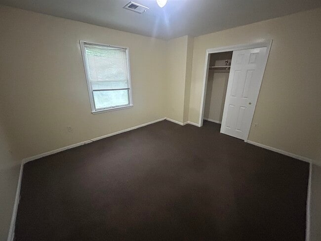 Building Photo - 30 Elm Ct