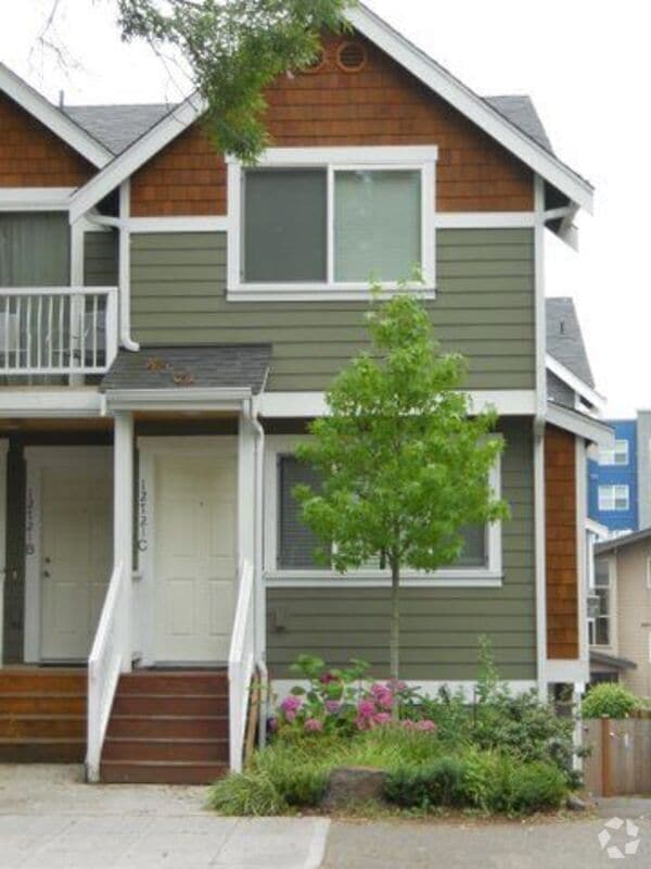 Building Photo - 12721 35th Ave NE