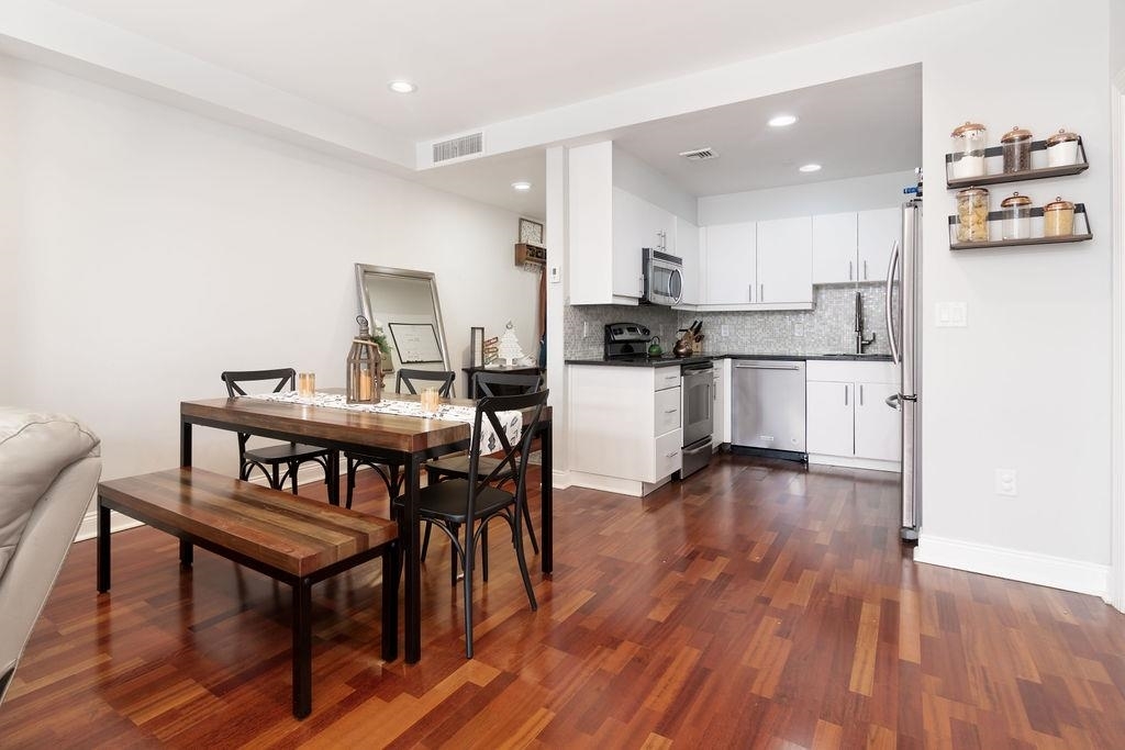 Foto principal - 207 Shearwater Ct W