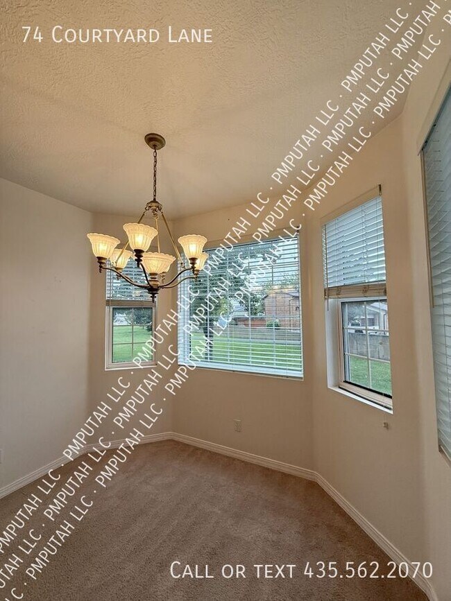 Foto del edificio - 74 Courtyard Ln E