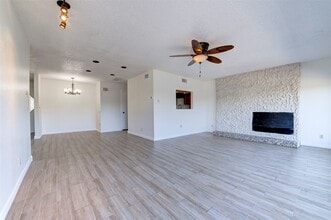 Building Photo - 2137 Casa Rio Cir