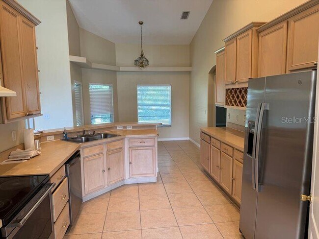 Building Photo - 839 Princeton Dr