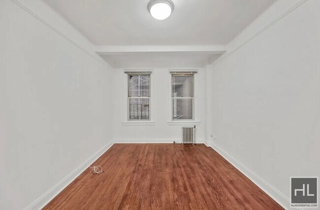 Foto del edificio - EAST 10 STREET