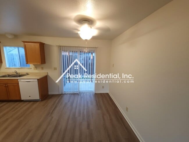 Building Photo - Talisman201