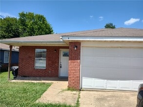 Building Photo - 4096 Delmon Ln